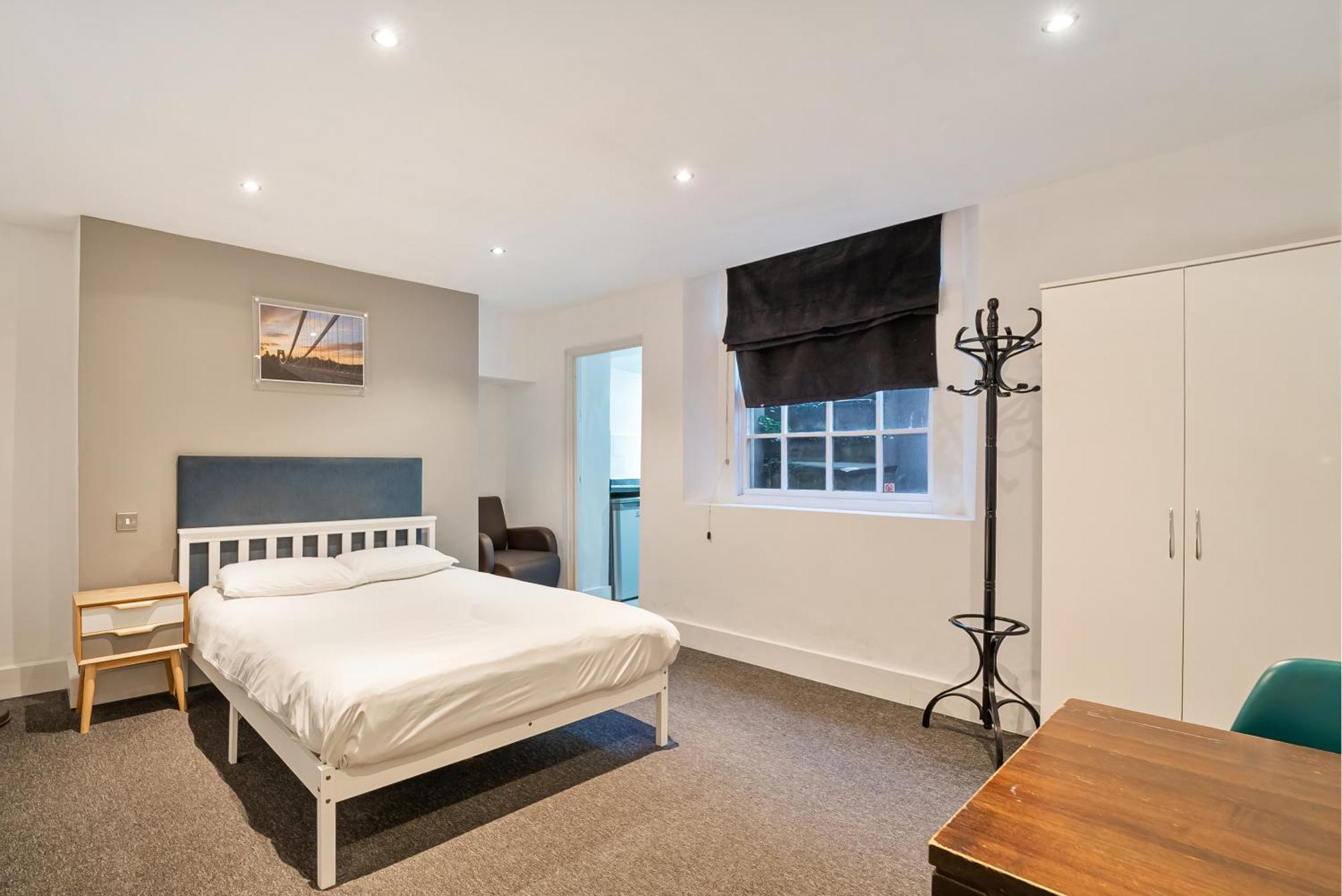 Georgian Shared House No'2 - By Clifton Short Lets Bristol
