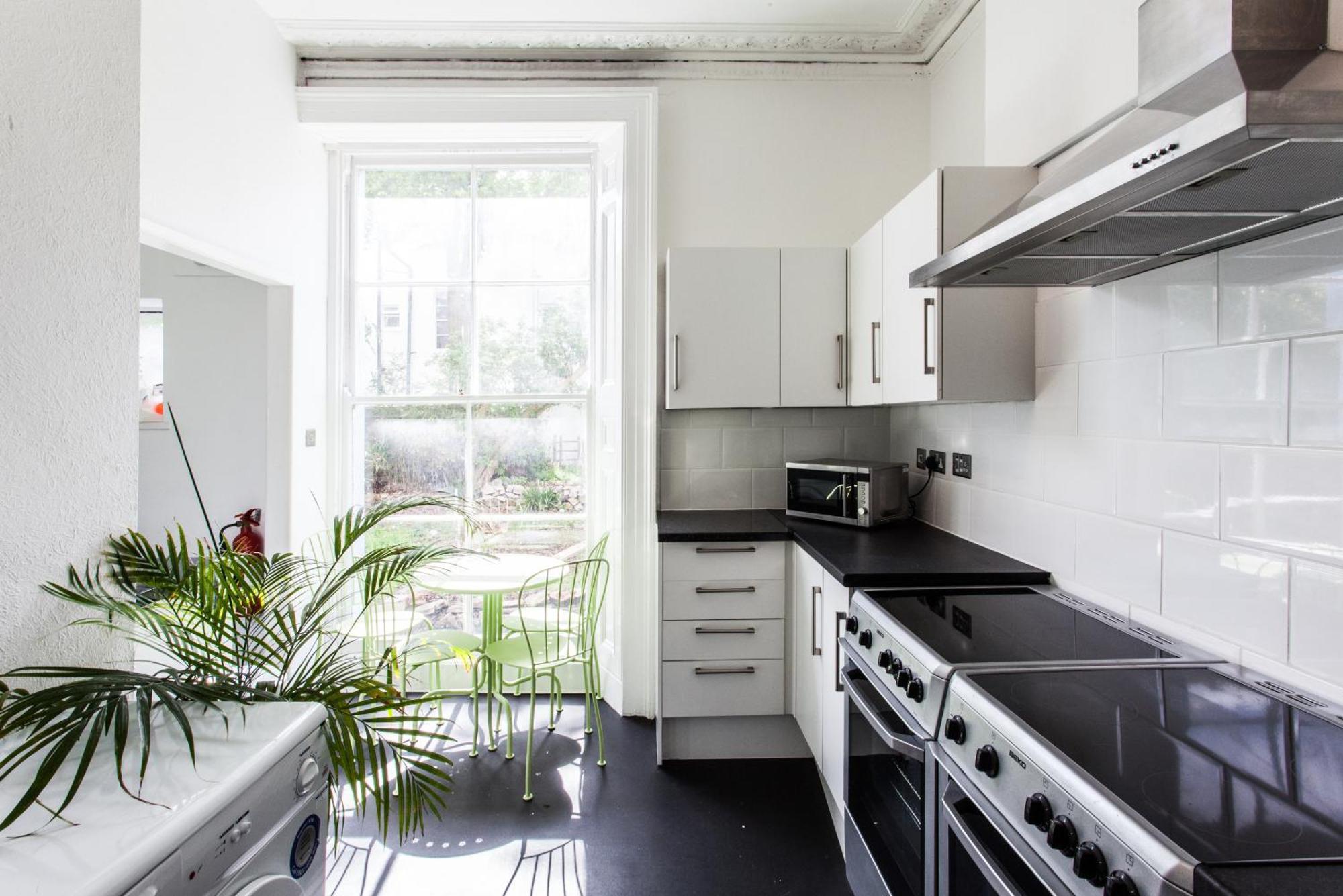 Georgian Shared House No'2 - By Clifton Short Lets *